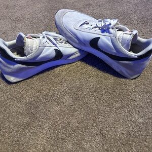 Nike Waffle Run 76 trainers. White. Size 13.